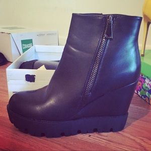 Qupid ankle boots